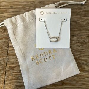 Kendra Scott Elisa Gold Pendant Necklace in Ivory Mother-of-Pearl
